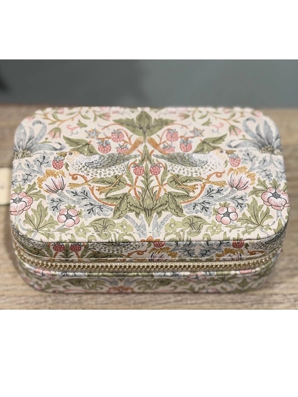 NEW! Morris & Co-William Morris-Strawberry Thief Jewelry Box 5" X 3"X 2"- CUTE!
